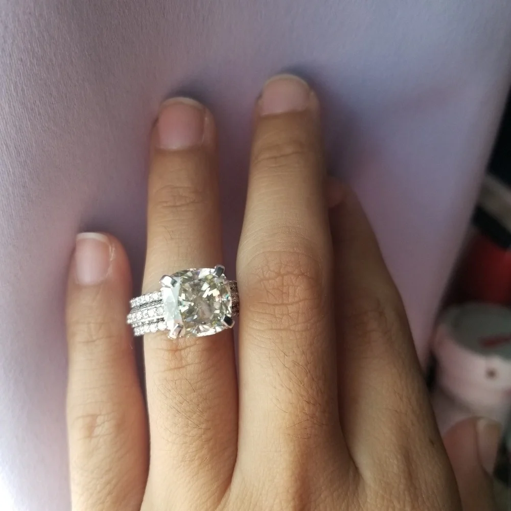 Moissanite ring - Picture 7 of 7